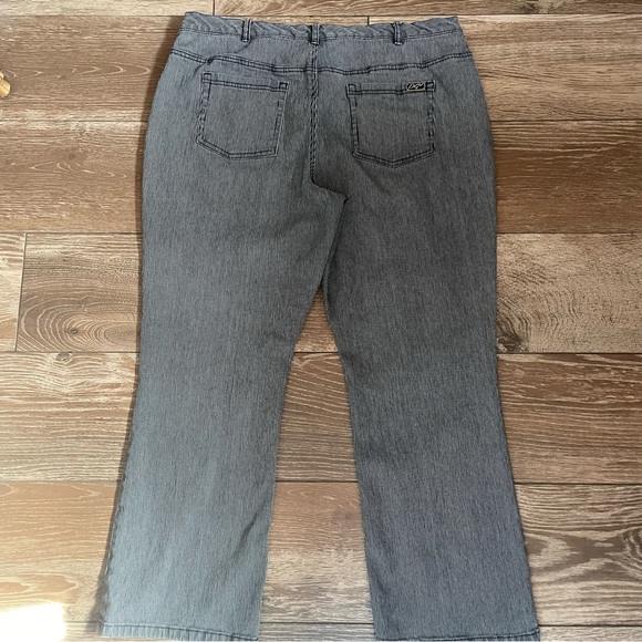 DG2 by Diane Gilman Pinstripe Denim Jean High Rise Petite/Crop Straight Leg 20WP - Picture 4 of 8